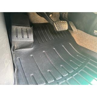 Tapis de sol en caoutchouc Stingray 3D (5 pcs, polyuréthane) Toyota Land Cruiser Prado 120 2002-2009 photo 4