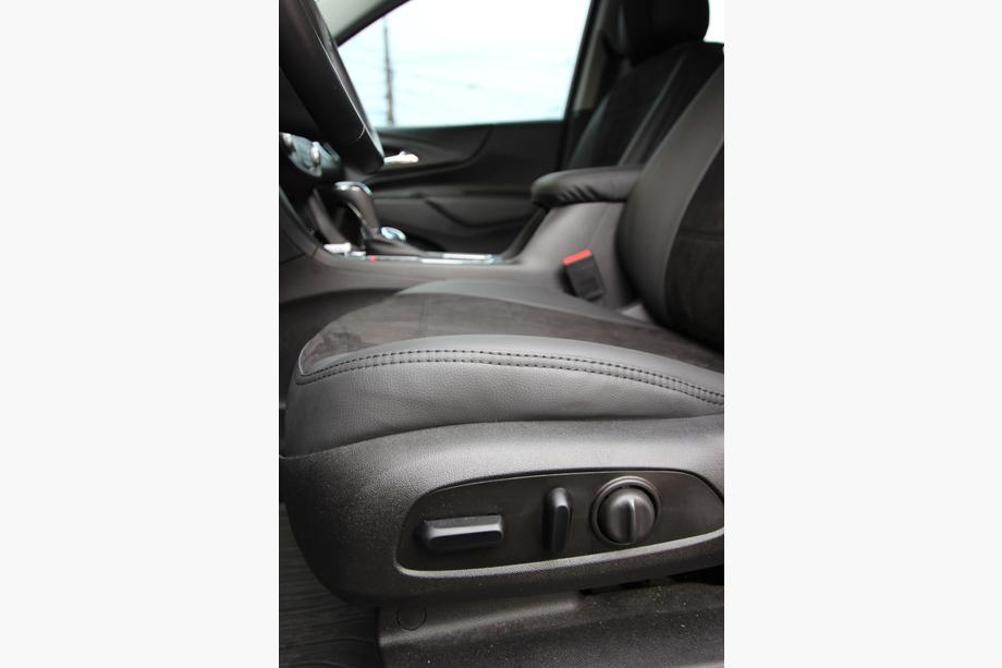 Chevrolet Equinox 2018-2025 Housses de siège auto simili cuir+tissu+alcantara Antara A001 (intérieur complet) Photo 8