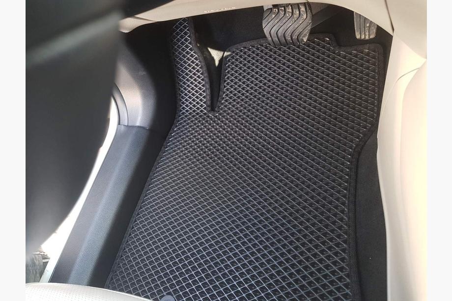 Nissan Qashqai 2014-2021 Tapis de sol EVA pour Rogue Sport (noirs) Image