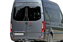Mercedes Sprinter W907/W910 2018- Baguette de vitre arrière (2 pcs, inox) photo 1