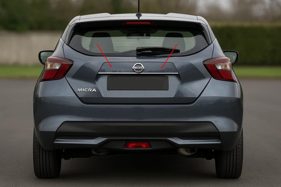 Nissan Micra K14 2016- Baguette chromée au-dessus de la plaque OmsaLine (inox) Image