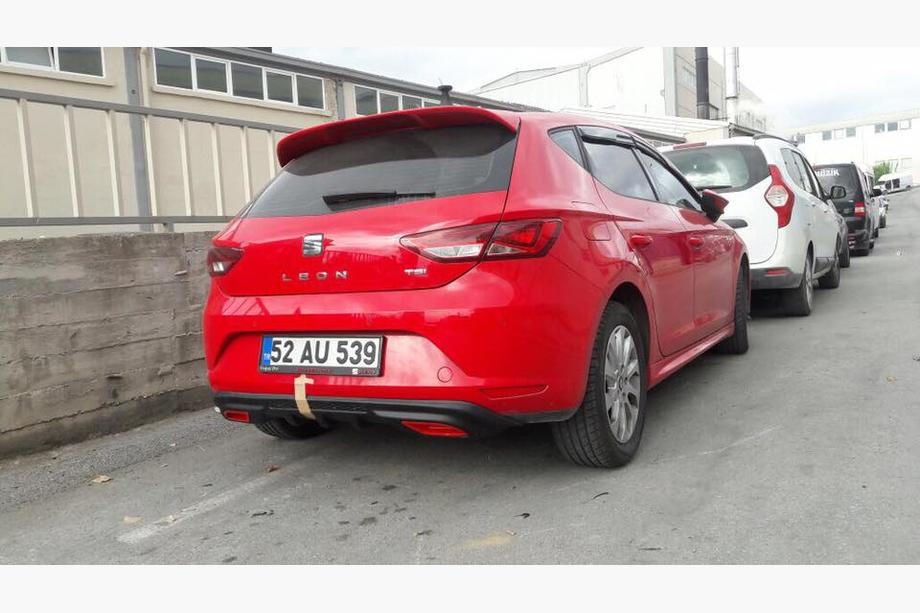 Seat Leon 2013-2020 Cache pare-chocs arrière (apprêté pour peinture) Image