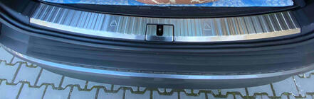 Skoda Kodiaq 2016-2023 Seuil de coffre arrière OmsaLine inox photo 1