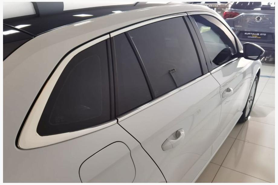 Skoda Scala 2018- Ensemble complet d'encadrements de vitres inox (10 pièces) Image
