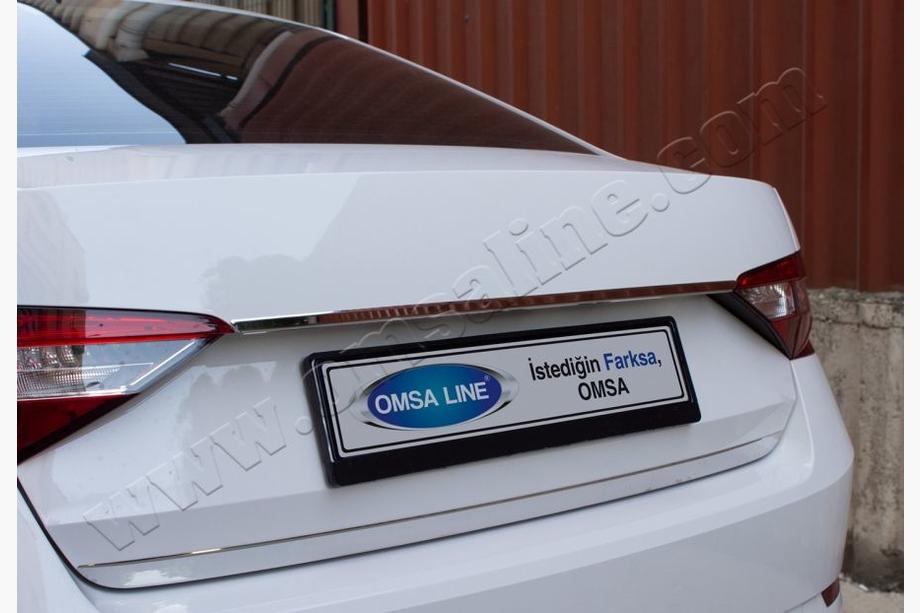 Skoda Superb 2015-2024 Baguette au-dessus de la plaque Sedan (inox) Image