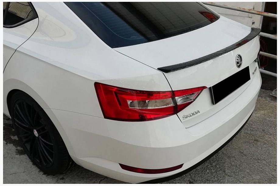Skoda Superb 2015-2024 Becquet Lip (Omsa, noir) Image