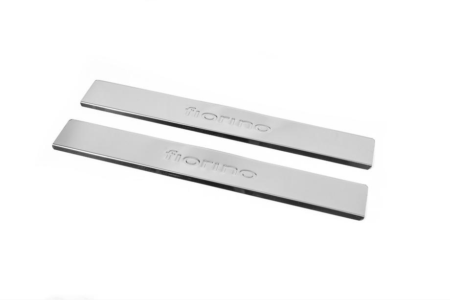 Fiat Fiorino/Qubo 2008-2024 Seuils de porte inox Carmos V2 (2 pcs) Photo 2