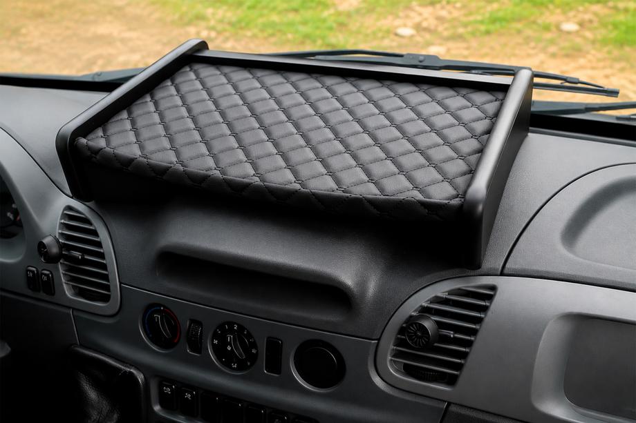 Mercedes Sprinter W901/902/903/904/905 1995–2006 Tablette de tableau de bord (2000-2006, Noir avec couture noire) CDI Image