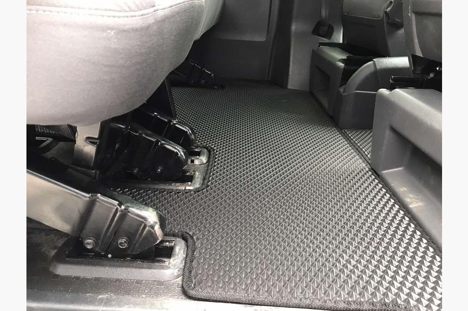 Volkswagen T5 2010-2015 Tapis de sol EVA V2 (Empattement long, habitacle complet, noirs) Photo 6