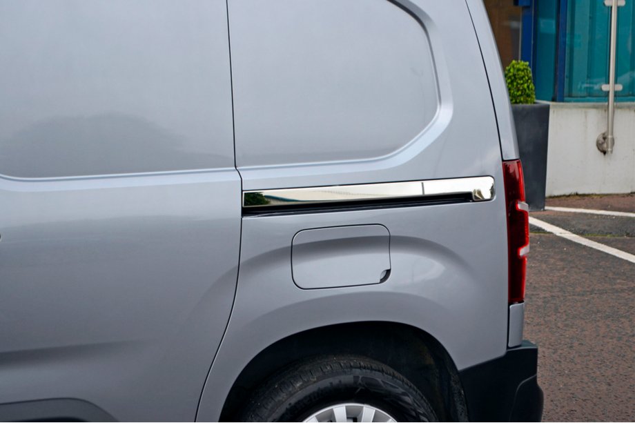 Peugeot Partner/Rifter 2019- Moulures de porte coulissante en acier inoxydable (2 pcs) Photo 5