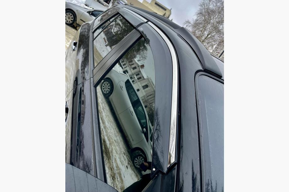 Hyundai Santa Fe 2 2006-2012 Déflecteurs de vitres avec moulure chromée (4 pcs, Niken) Photo 4