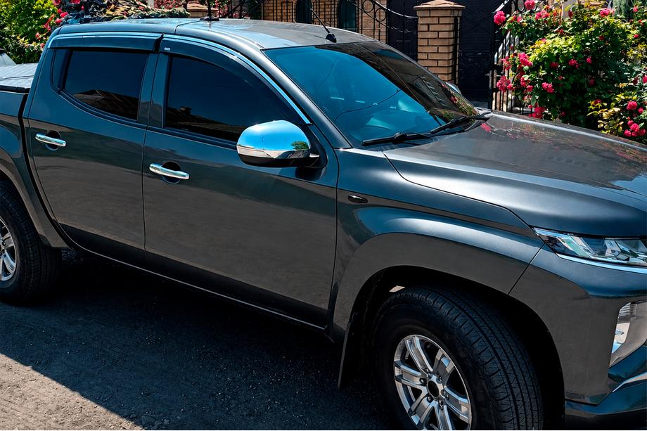 Mitsubishi L200 2015-2024 Déflecteurs de vitres avec moulure chromée (4 pcs, Niken) Image