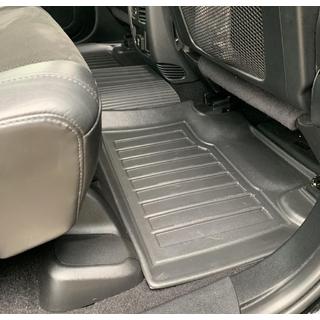 Tapis de sol en caoutchouc Stingray 3D (5 pcs, polyuréthane) Jeep Grand Cherokee WK2 2010-2021 photo 4