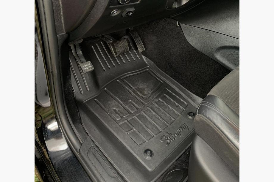 Jeep Grand Cherokee WK2 2010-2021 Tapis de sol en caoutchouc Stingray 3D (5 pcs, polyuréthane) Image