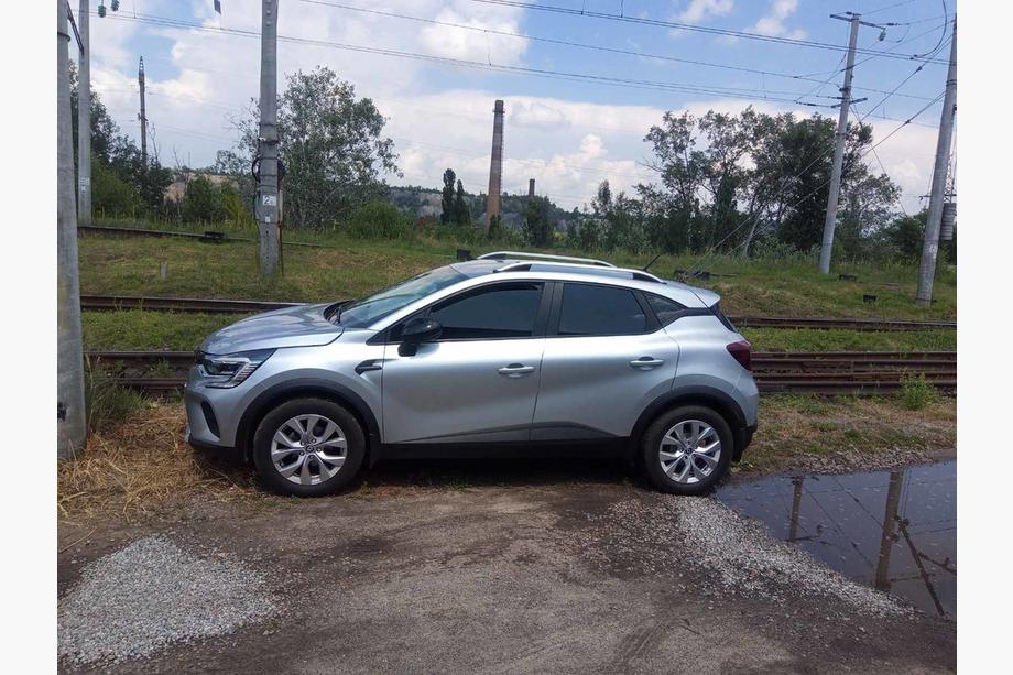 Renault Captur 2013-2019 Barres de toit Skyport (gris mat) Image