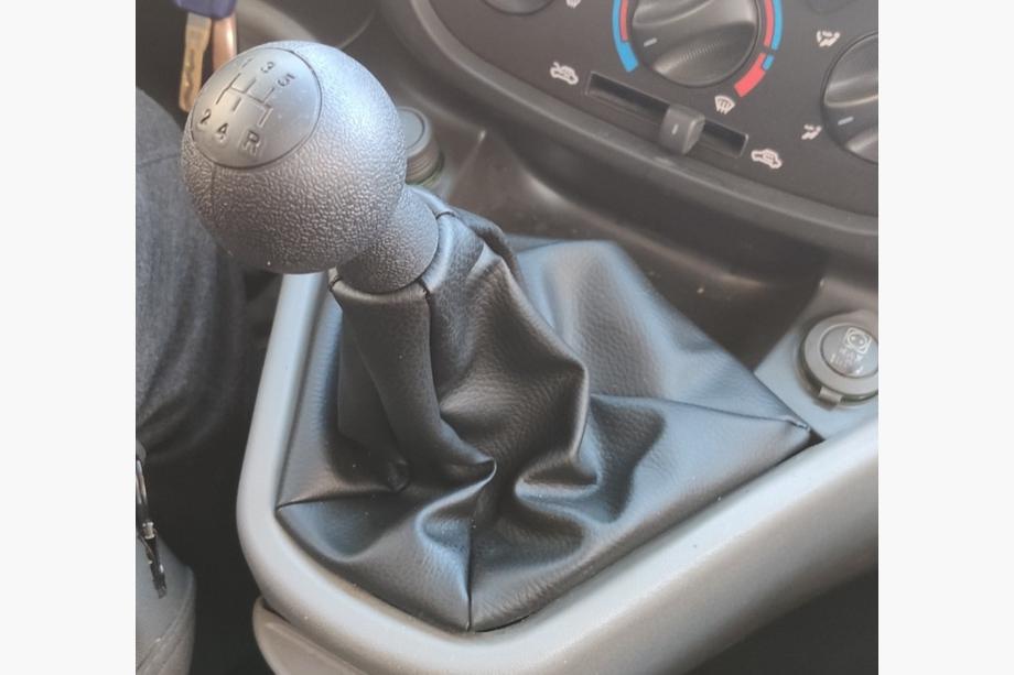 Fiat Doblo I 2001-2005 Fiat Doblo I 2001-2005 Pommeau et Soufflet de Levier de Vitesse OEM 735424356 (noir) Photo 1