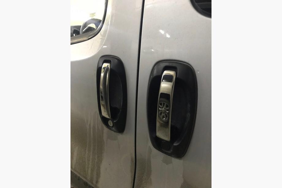 Peugeot Bipper 2008-2017 Couvre-poignées de Porte Chromés (4 pcs, Acier Inoxydable) OmsaLine - Inox Italien Image