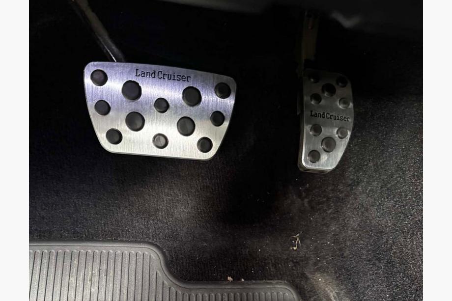 Toyota Land Cruiser 200 2007-2021 Jeu de Couvre-pédales 2016+ Image
