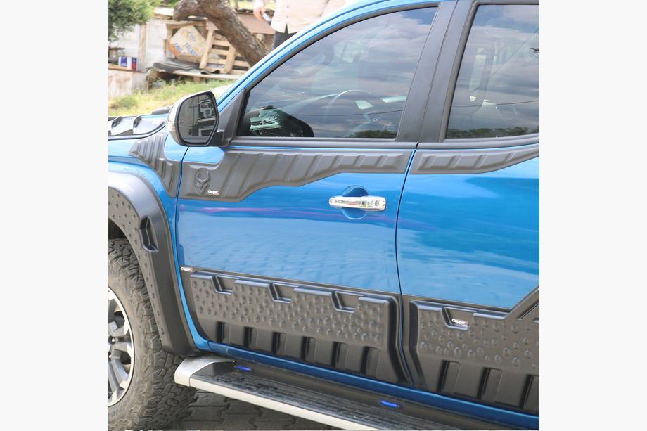 Mitsubishi L200 2015-2024 Moulures Supérieures de Portes 2019+ (6 pcs, ABS) Photo 4