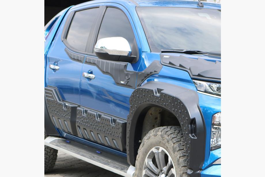Mitsubishi L200 2015-2024 Moulures Supérieures de Portes 2019+ (6 pcs, ABS) Photo 5