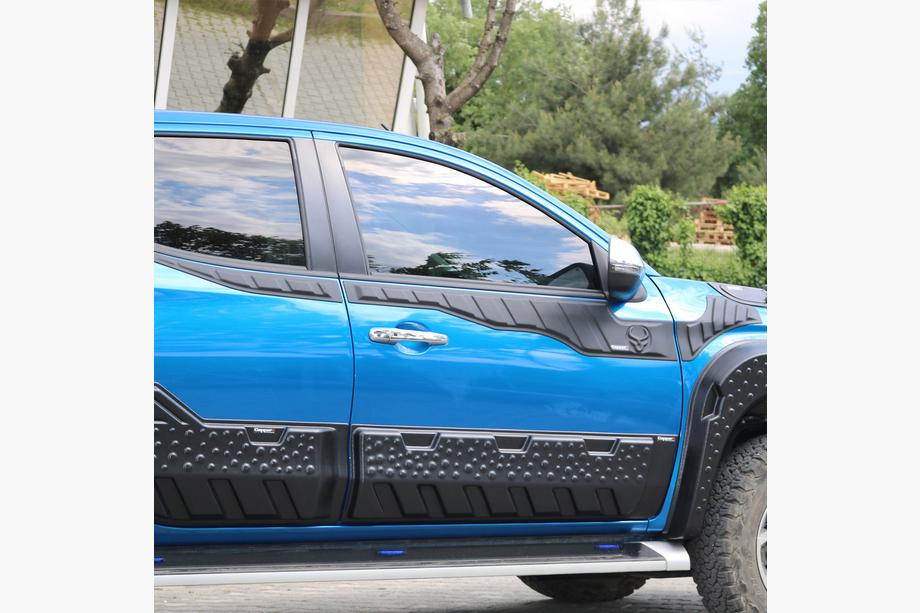 Mitsubishi L200 2015-2024 Moulures Supérieures de Portes 2019+ (6 pcs, ABS) Photo 1