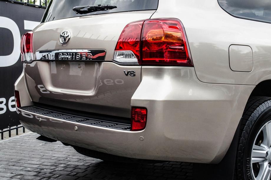 Toyota Land Cruiser 200 2007-2021 Feux arrière 2007-2015 (OEM) Image