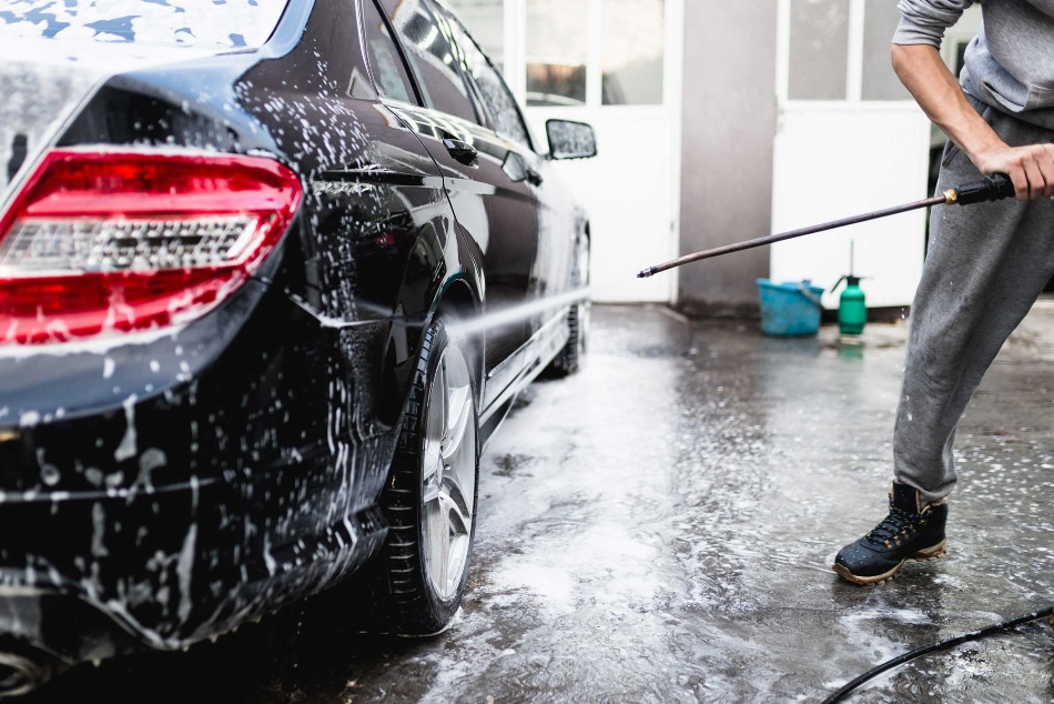 Comment bien laver une voiture dans un lave-auto ?