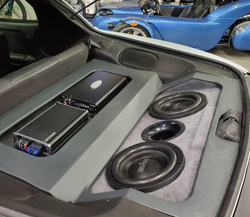 Comment choisir un amplificateur de son pour une voiture : conseils et recommandations