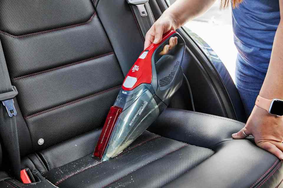 Aspirateur de voiture : avantages et inconvénients, comment choisir