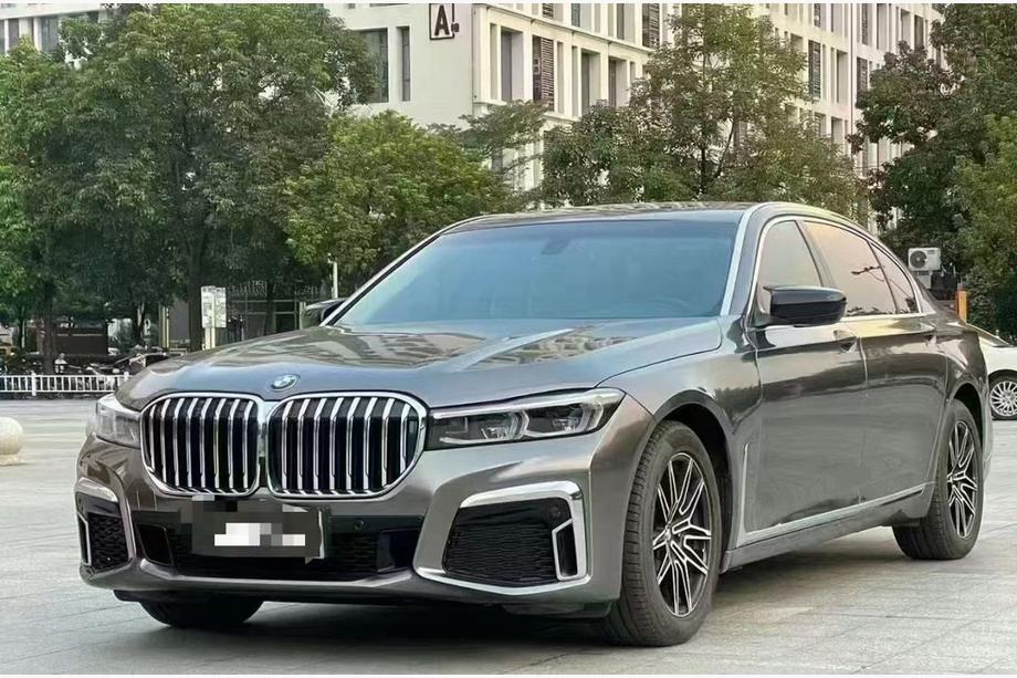 BMW 7 Series F01/F02 2008-2015 Kit restylage vers G12 M760 (avec remplacement du couvercle de coffre et des ailes arrières) Photo 4