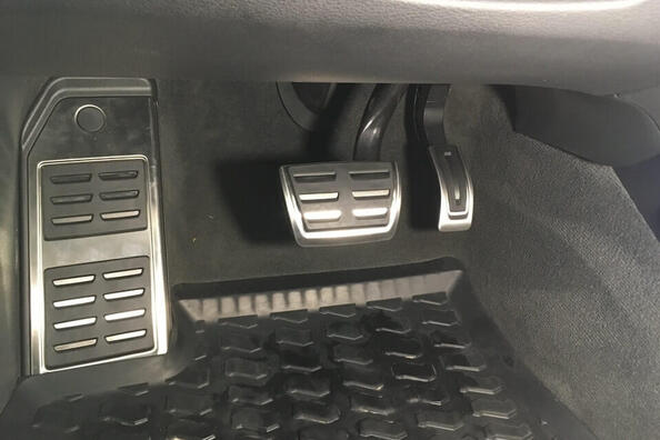 Pourquoi avez-vous besoin de coussinets de pédales de voiture ?