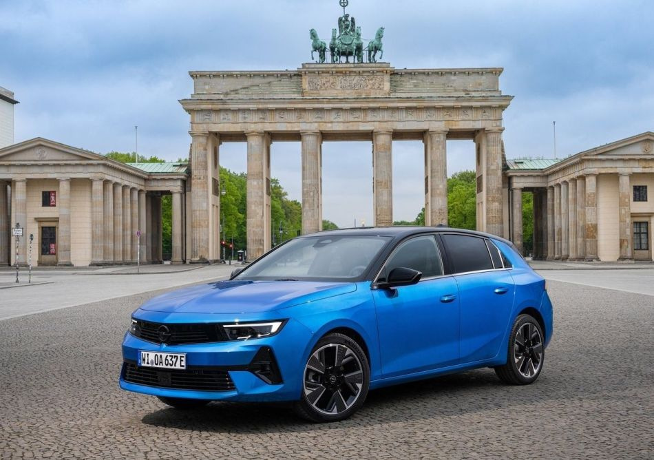 Berline compacte électrique Opel Astra électrique