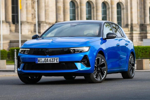 Berline compacte électrique Opel Astra électrique