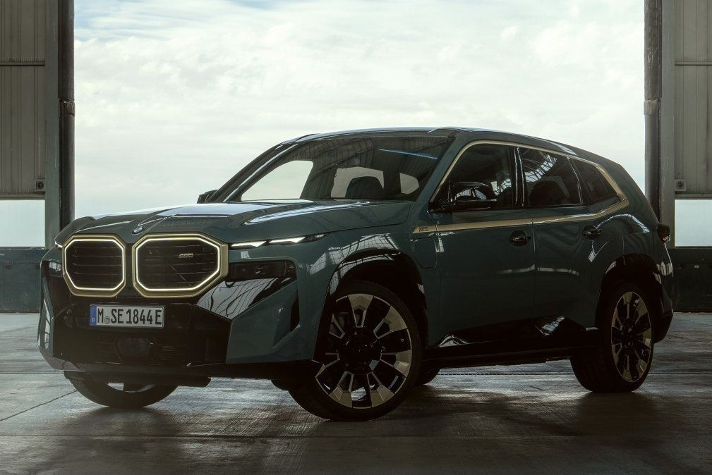Crossover de luxe hybride à traction intégrale BMW XM