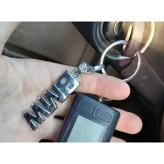 Porte-clés métallique avec logo BMW
