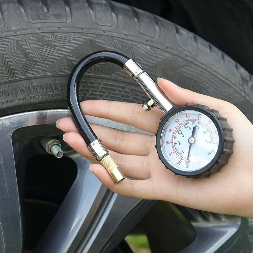 Comment vérifier correctement la pression des pneus de voiture