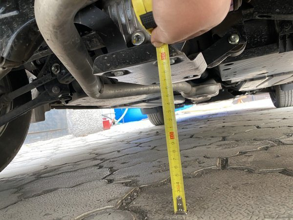 Qu’est-ce que la garde au sol d’une voiture : mesure et différences entre les modèles