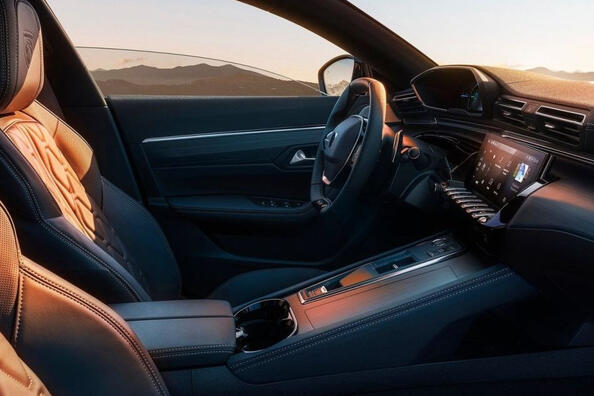 Peugeot 508 facelift liftback de la deuxième génération Photo 5