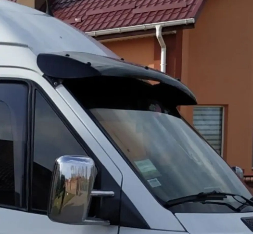 Déflecteur de pare-brise de voiture : qu’est-ce que c’est et comment choisir