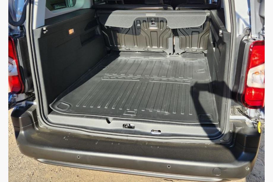 Peugeot Partner/Rifter 2019- Tapis de coffre 3D Empattement Long (Stingray) Image