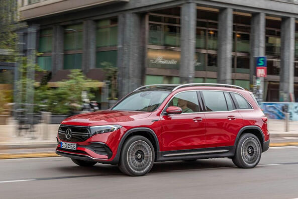 Mercedes-Benz EQB : un crossover électrique élégant
