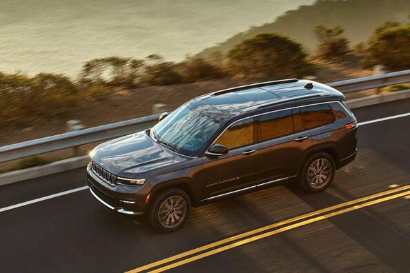 Essai du Jeep Grand Cherokee L : La quintessence du luxe et de la puissance Photo 2