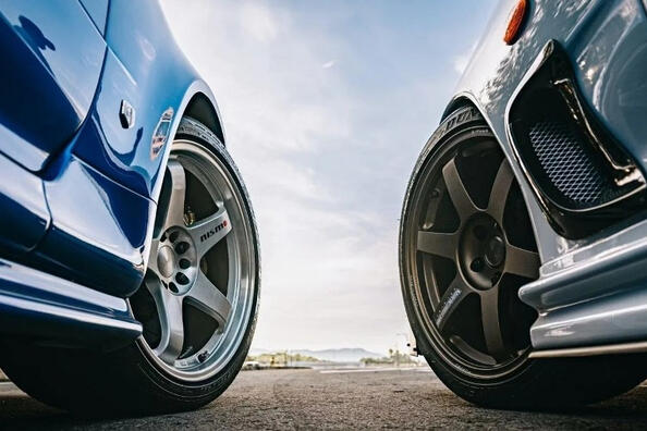 Quelle est la différence entre les roues forgées et coulées : avantages et inconvénients des roues de voiture forgées