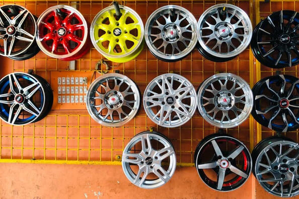 Comment choisir la couleur des jantes d’une voiture ?