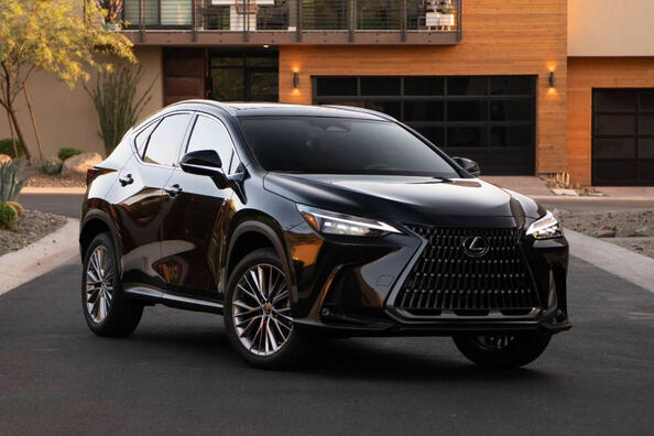 Test de la deuxième génération du crossover Lexus NX