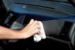 Comment enlever les rayures du plastique de la voiture dans l’habitacle ? photo 1