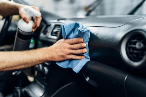 Comment bien entretenir le plastique à l’intérieur de la voiture ?