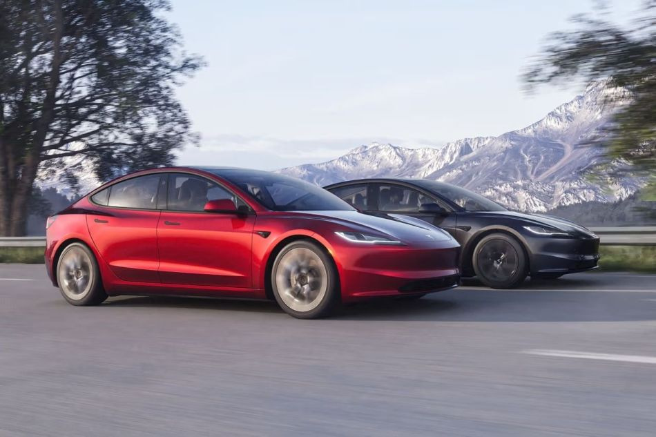 Berline électrique Tesla Model 3 mise à jour