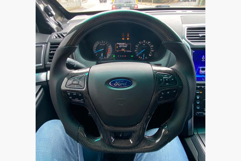 Ford Explorer 2019- Volant anatomique complet (carbone) Image
