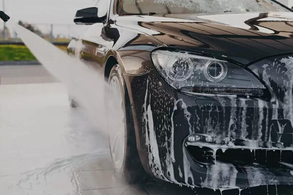 Erreurs courantes lors du lavage d’une voiture : comment éviter les mauvaises surprises